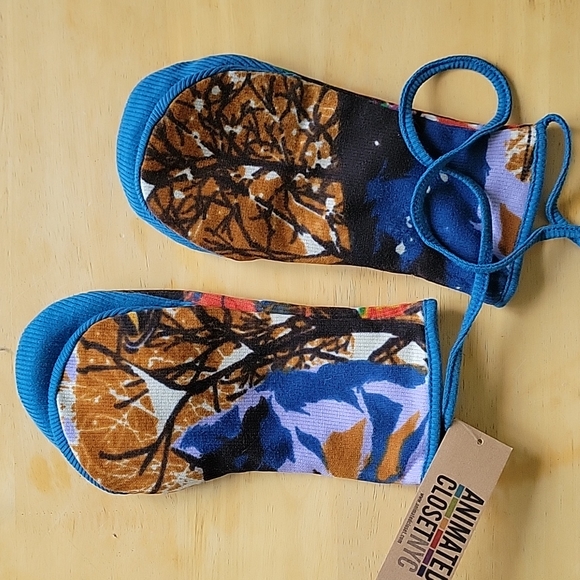 ANIMATED CLOSET MITTENS - Picture 4 of 11